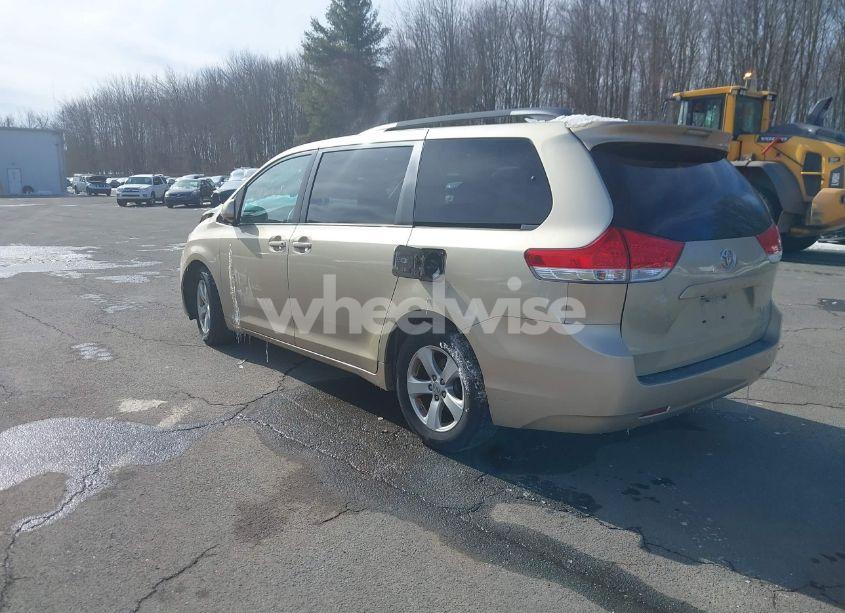 Photo 3 of 2014 Toyota Sienna LE V6 8 PASSENGER (VIN 5TDKK3DC2ES432358)