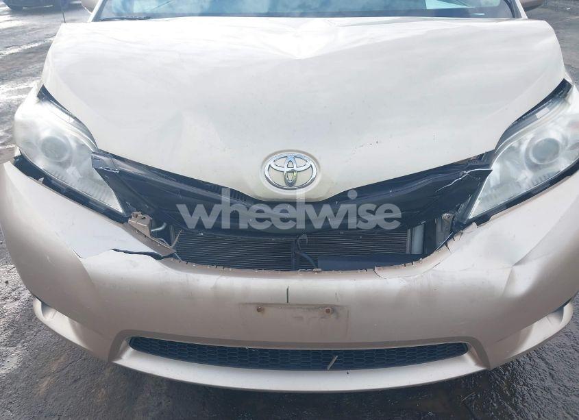 Photo 6 of 2014 Toyota Sienna LE V6 8 PASSENGER (VIN 5TDKK3DC2ES432358)