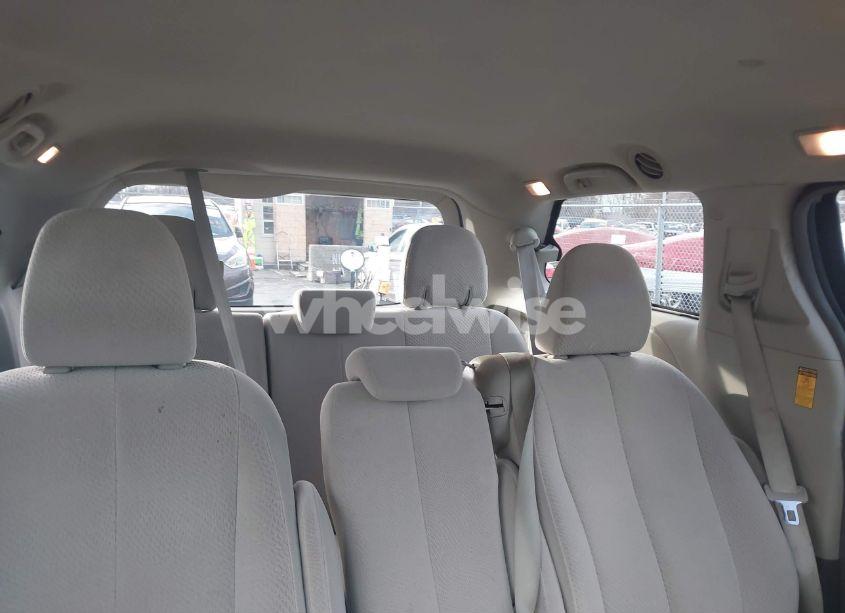Photo 8 of 2014 Toyota Sienna LE V6 8 PASSENGER (VIN 5TDKK3DC2ES432358)