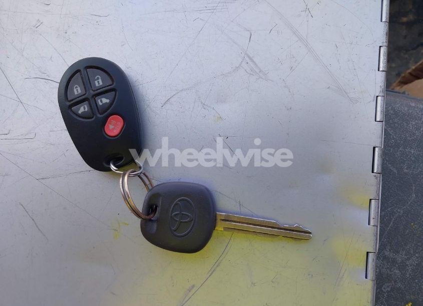 Photo 11 of 2014 Toyota Sienna LE V6 8 PASSENGER (VIN 5TDKK3DC2ES434546)