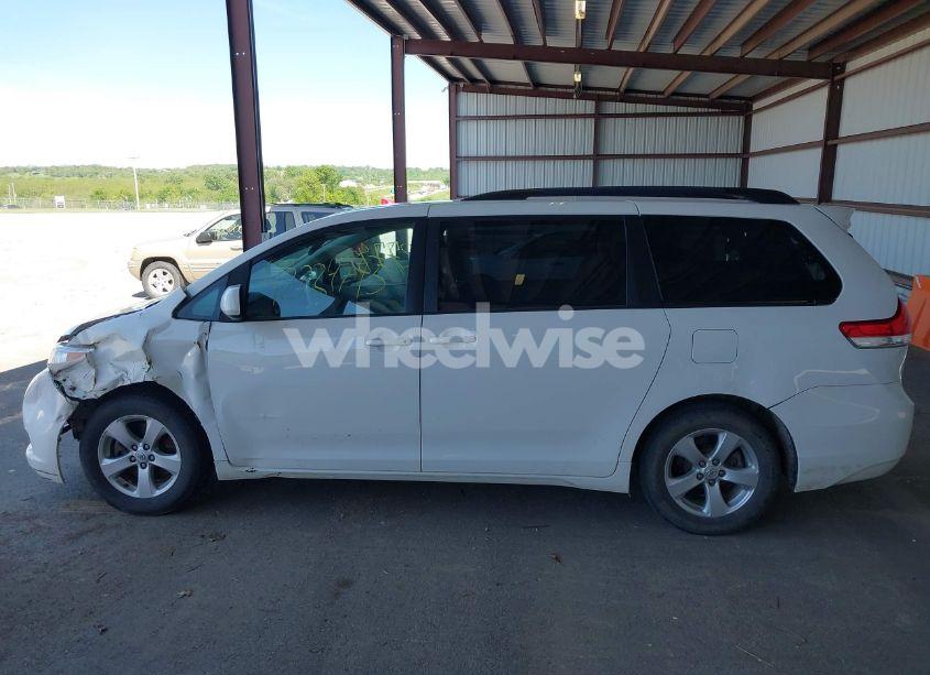 Photo 14 of 2014 Toyota Sienna LE V6 8 PASSENGER (VIN 5TDKK3DC2ES434546)