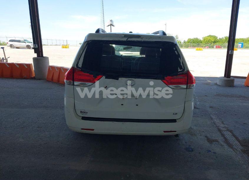 Photo 16 of 2014 Toyota Sienna LE V6 8 PASSENGER (VIN 5TDKK3DC2ES434546)