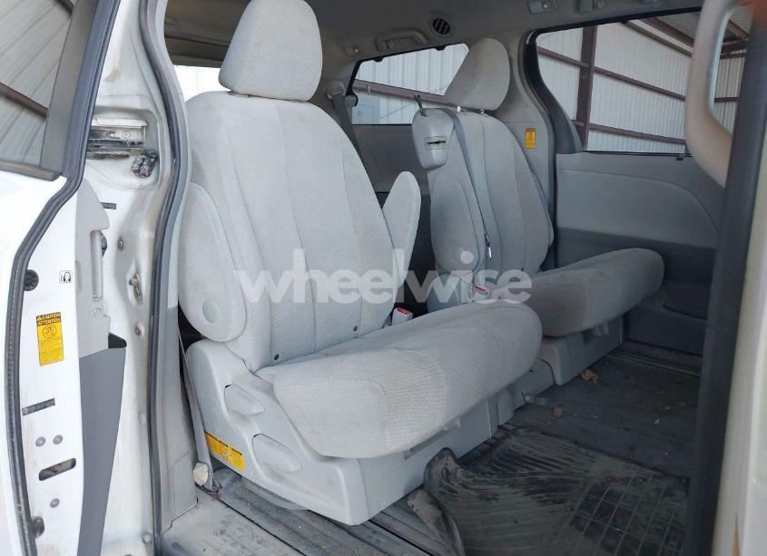 Photo 8 of 2014 Toyota Sienna LE V6 8 PASSENGER (VIN 5TDKK3DC2ES434546)