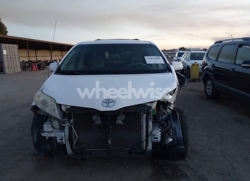 Photo 13 of 2014 Toyota Sienna LE V6 8 PASSENGER (VIN 5TDKK3DC2ES452707)