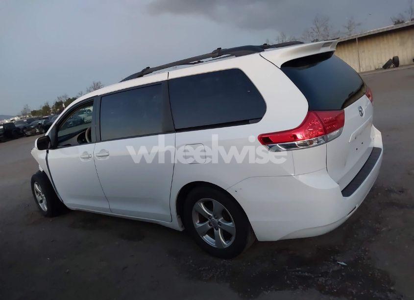 Photo 15 of 2014 Toyota Sienna LE V6 8 PASSENGER (VIN 5TDKK3DC2ES452707)