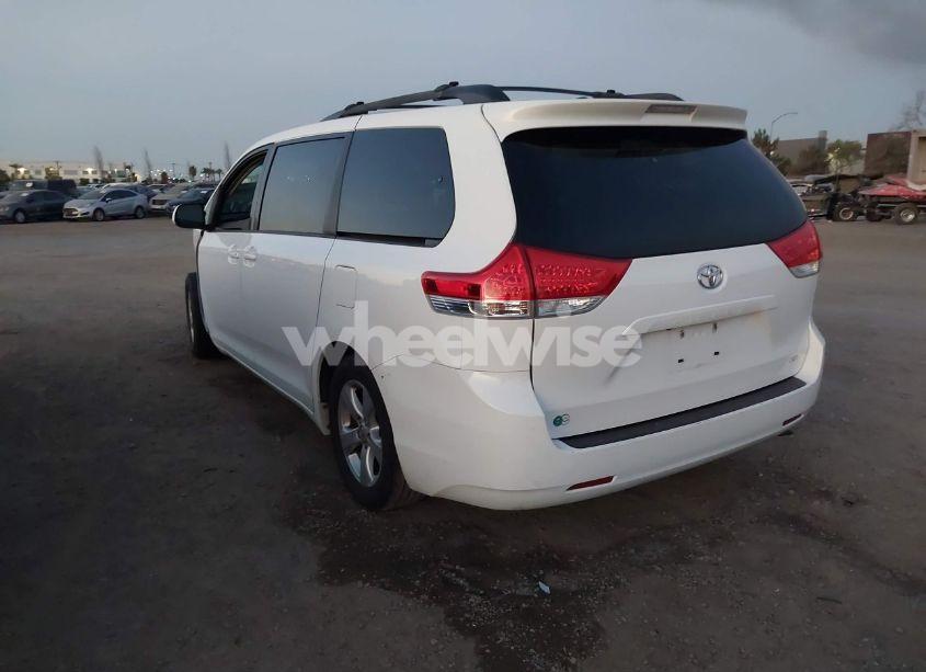 Photo 3 of 2014 Toyota Sienna LE V6 8 PASSENGER (VIN 5TDKK3DC2ES452707)