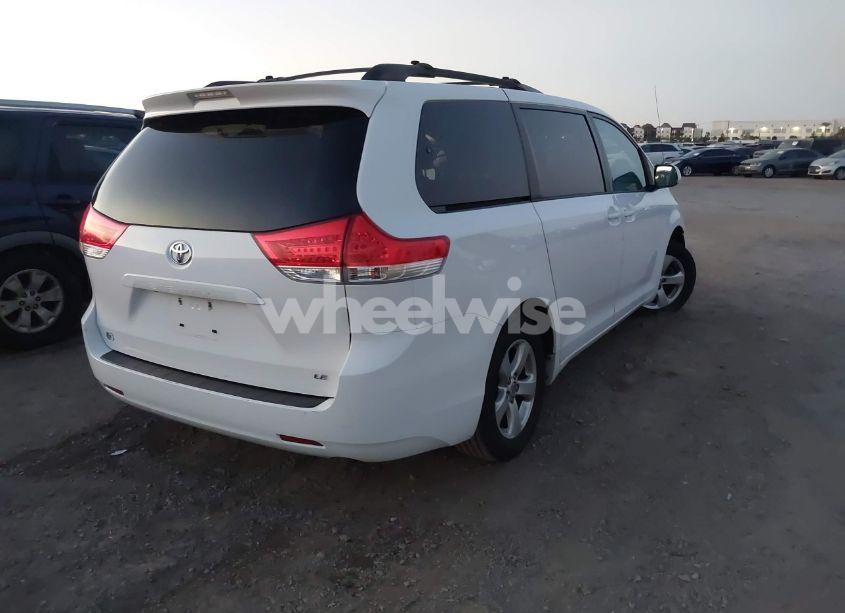 Photo 4 of 2014 Toyota Sienna LE V6 8 PASSENGER (VIN 5TDKK3DC2ES452707)