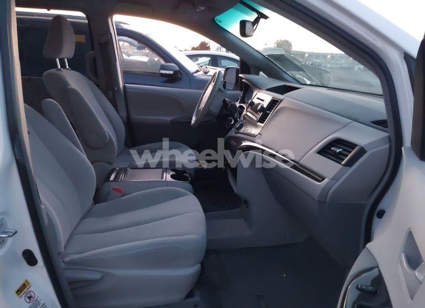 Photo 5 of 2014 Toyota Sienna LE V6 8 PASSENGER (VIN 5TDKK3DC2ES452707)