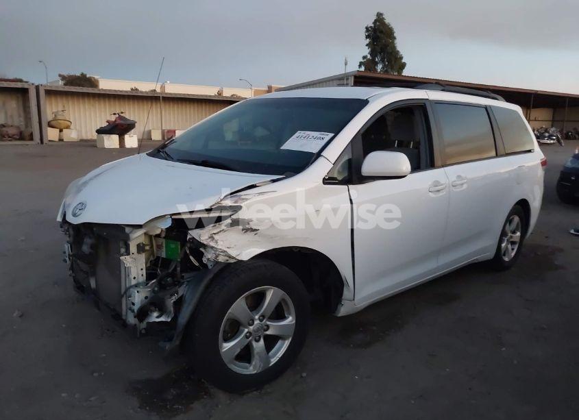 Photo 6 of 2014 Toyota Sienna LE V6 8 PASSENGER (VIN 5TDKK3DC2ES452707)