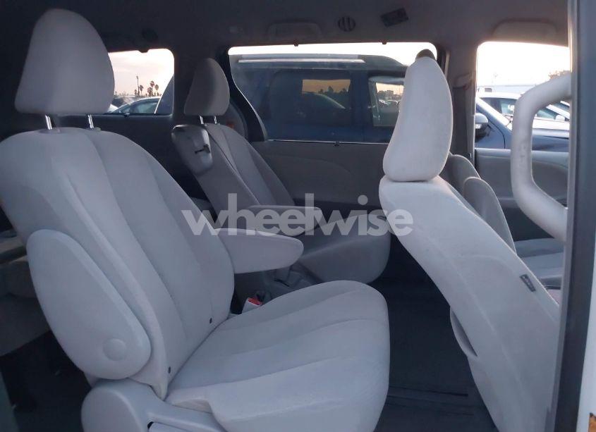Photo 8 of 2014 Toyota Sienna LE V6 8 PASSENGER (VIN 5TDKK3DC2ES452707)