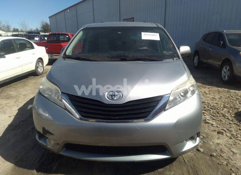 Photo 12 of 2014 Toyota Sienna LE V6 8 PASSENGER (VIN 5TDKK3DC2ES465828)
