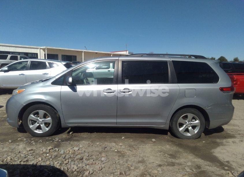 Photo 14 of 2014 Toyota Sienna LE V6 8 PASSENGER (VIN 5TDKK3DC2ES465828)