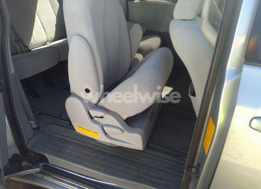 Photo 8 of 2014 Toyota Sienna LE V6 8 PASSENGER (VIN 5TDKK3DC2ES465828)