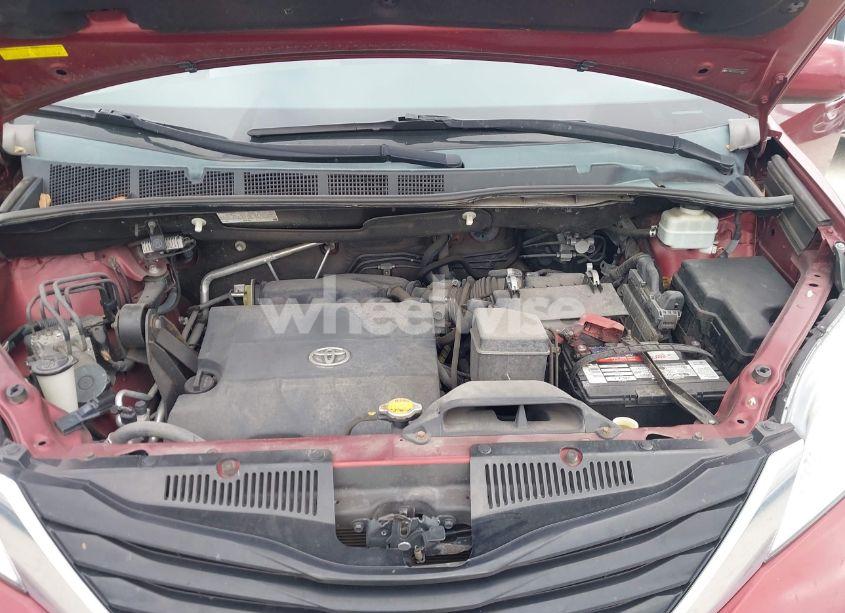 Photo 10 of 2014 Toyota Sienna LE V6 7 PASSENGER MOBILITY (VIN 5TDKK3DC2ES466817)