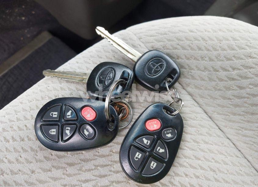 Photo 11 of 2014 Toyota Sienna LE V6 7 PASSENGER MOBILITY (VIN 5TDKK3DC2ES466817)