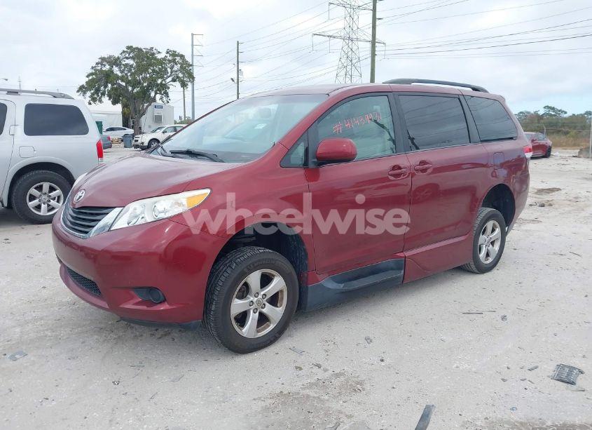 Photo 2 of 2014 Toyota Sienna LE V6 7 PASSENGER MOBILITY (VIN 5TDKK3DC2ES466817)