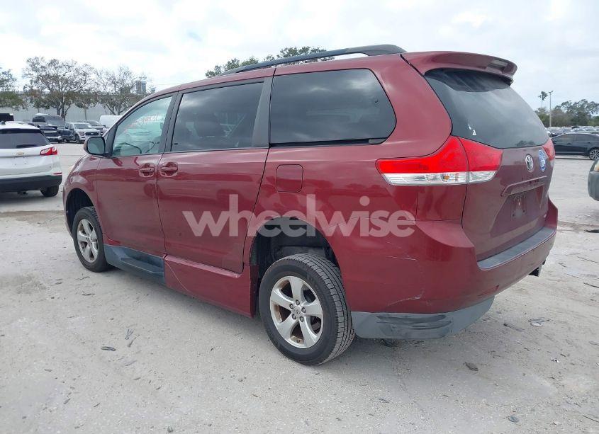 Photo 3 of 2014 Toyota Sienna LE V6 7 PASSENGER MOBILITY (VIN 5TDKK3DC2ES466817)