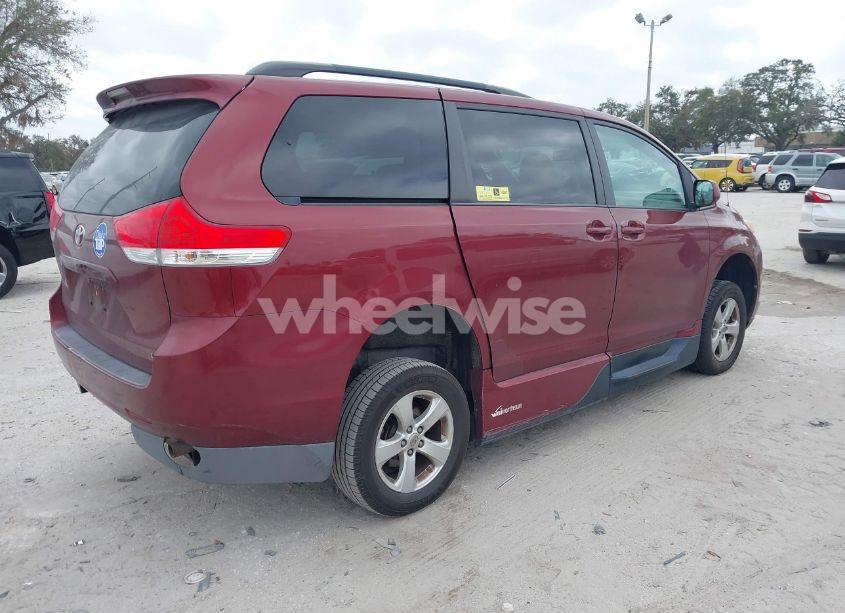 Photo 4 of 2014 Toyota Sienna LE V6 7 PASSENGER MOBILITY (VIN 5TDKK3DC2ES466817)