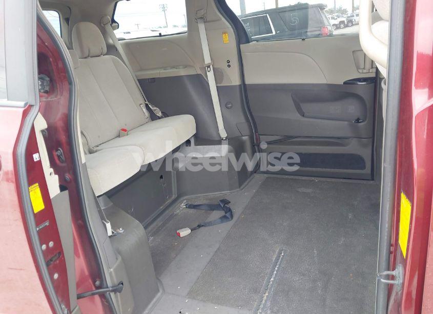 Photo 8 of 2014 Toyota Sienna LE V6 7 PASSENGER MOBILITY (VIN 5TDKK3DC2ES466817)