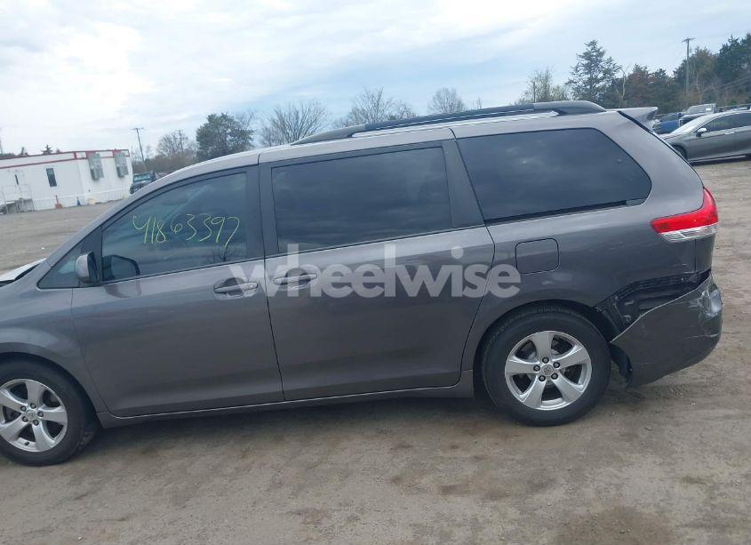 Photo 14 of 2014 Toyota Sienna LE V6 8 PASSENGER (VIN 5TDKK3DC2ES519967)