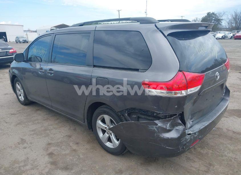 Photo 3 of 2014 Toyota Sienna LE V6 8 PASSENGER (VIN 5TDKK3DC2ES519967)