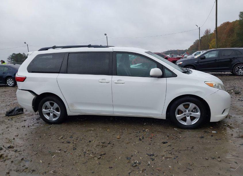 Photo 12 of 2015 Toyota Sienna LE 8 PASSENGER (VIN 5TDKK3DC2FS564358)