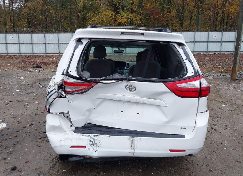 Photo 15 of 2015 Toyota Sienna LE 8 PASSENGER (VIN 5TDKK3DC2FS564358)