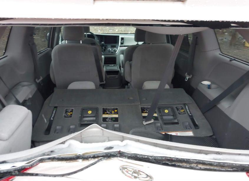 Photo 17 of 2015 Toyota Sienna LE 8 PASSENGER (VIN 5TDKK3DC2FS564358)