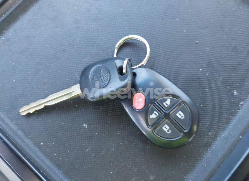 Photo 11 of 2015 Toyota Sienna LE 7 PASSENGER/LE 8 PASSENGER (VIN 5TDKK3DC2FS571665)