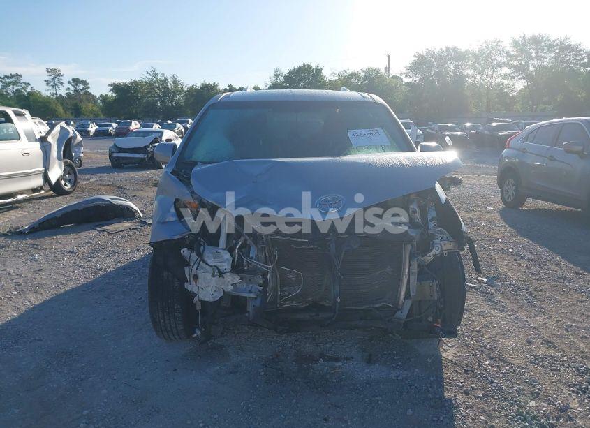 Photo 13 of 2015 Toyota Sienna LE 7 PASSENGER/LE 8 PASSENGER (VIN 5TDKK3DC2FS571665)