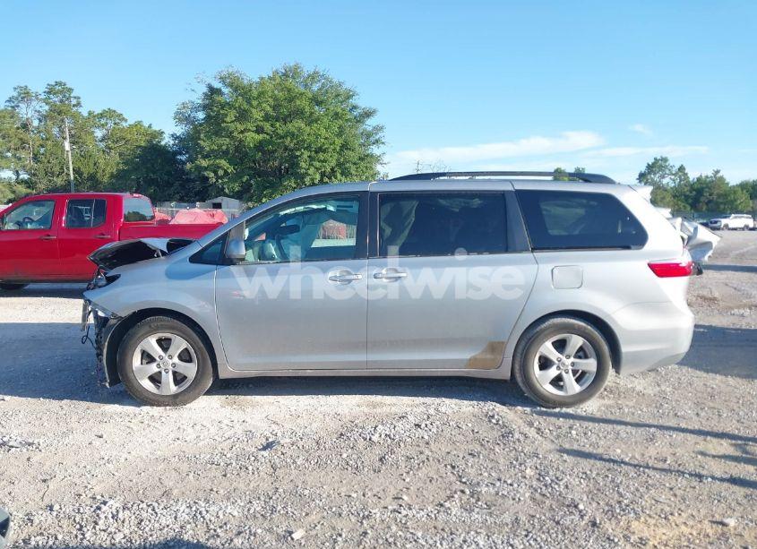 Photo 15 of 2015 Toyota Sienna LE 7 PASSENGER/LE 8 PASSENGER (VIN 5TDKK3DC2FS571665)