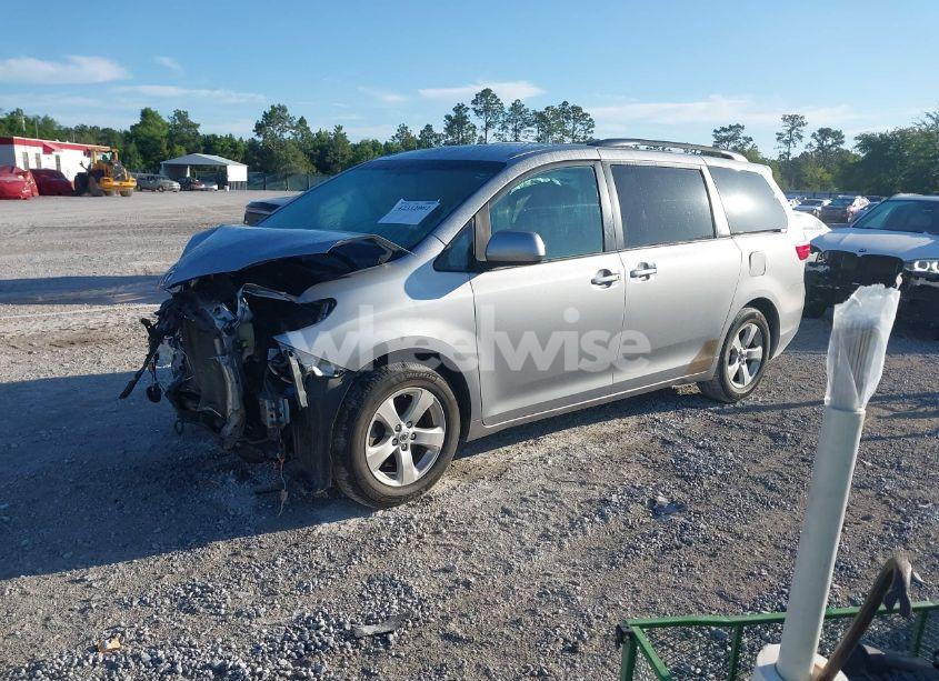 Photo 2 of 2015 Toyota Sienna LE 7 PASSENGER/LE 8 PASSENGER (VIN 5TDKK3DC2FS571665)