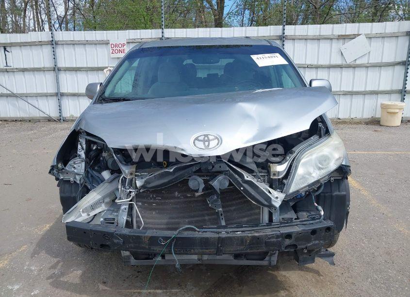 Photo 12 of 2015 Toyota Sienna LE 8 PASSENGER (VIN 5TDKK3DC2FS601019)