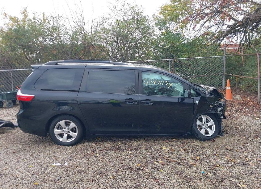 Photo 14 of 2015 Toyota Sienna LE 8 PASSENGER (VIN 5TDKK3DC2FS603465)