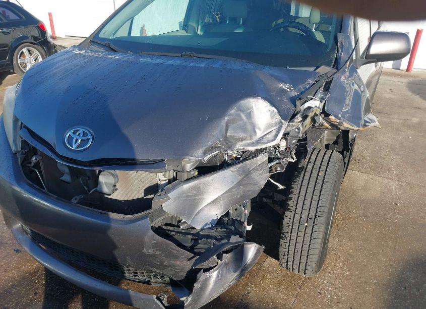 Photo 6 of 2015 Toyota Sienna LE 8 PASSENGER (VIN 5TDKK3DC2FS616023)
