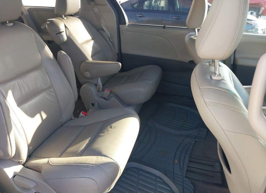 Photo 8 of 2015 Toyota Sienna LE 8 PASSENGER (VIN 5TDKK3DC2FS616023)