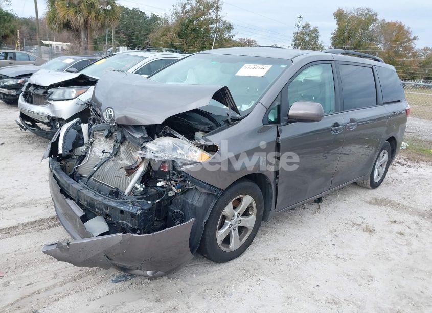 Photo 2 of 2015 Toyota Sienna LE 8 PASSENGER (VIN 5TDKK3DC2FS617284)