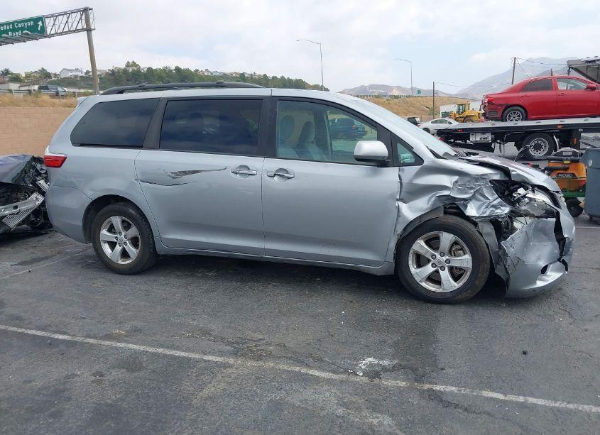 Photo 13 of 2015 Toyota Sienna LE 8 PASSENGER (VIN 5TDKK3DC2FS638989)