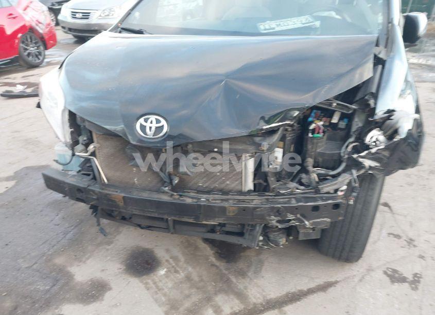 Photo 18 of 2015 Toyota Sienna LE 8 PASSENGER (VIN 5TDKK3DC2FS683429)