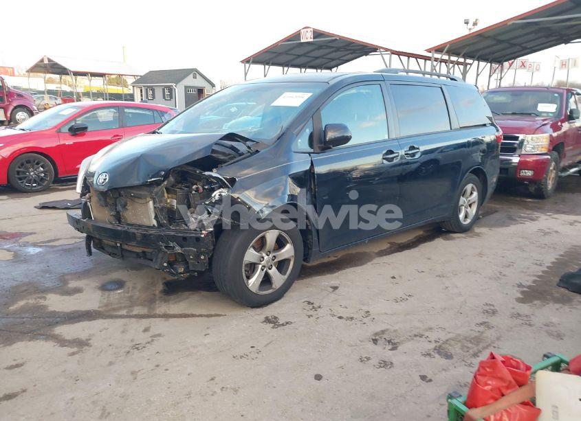 Photo 2 of 2015 Toyota Sienna LE 8 PASSENGER (VIN 5TDKK3DC2FS683429)