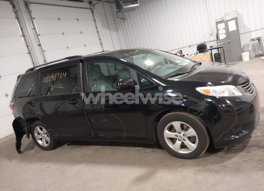 Photo 13 of 2016 Toyota Sienna LE 8 PASSENGER (VIN 5TDKK3DC2GS707102)