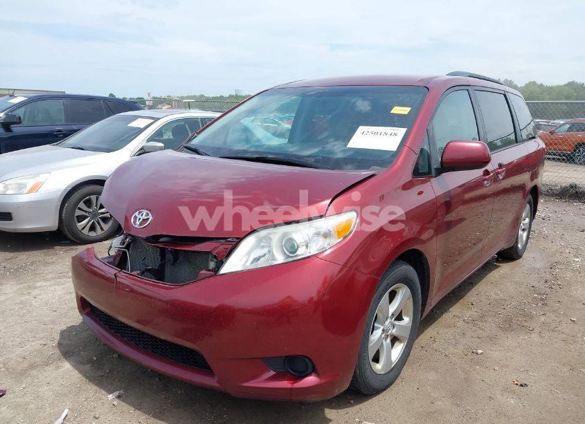 Photo 2 of 2016 Toyota Sienna LE 8 PASSENGER (VIN 5TDKK3DC2GS718956)