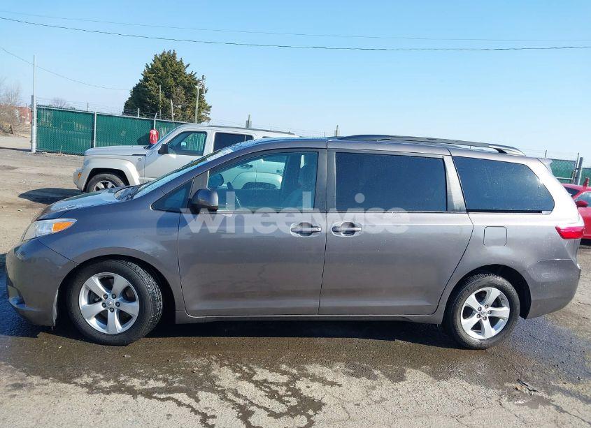 Photo 14 of 2016 Toyota Sienna LE 8 PASSENGER (VIN 5TDKK3DC2GS726247)