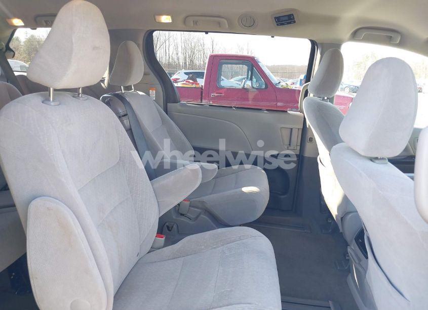 Photo 8 of 2016 Toyota Sienna LE 8 PASSENGER (VIN 5TDKK3DC2GS726247)