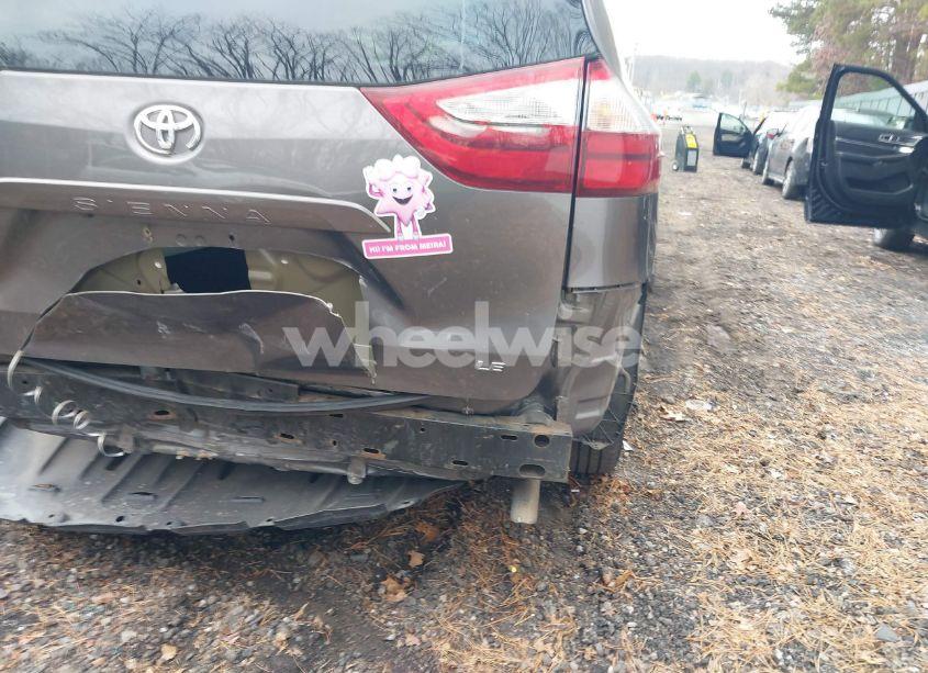 Photo 6 of 2016 Toyota Sienna LE 8 PASSENGER (VIN 5TDKK3DC2GS752783)