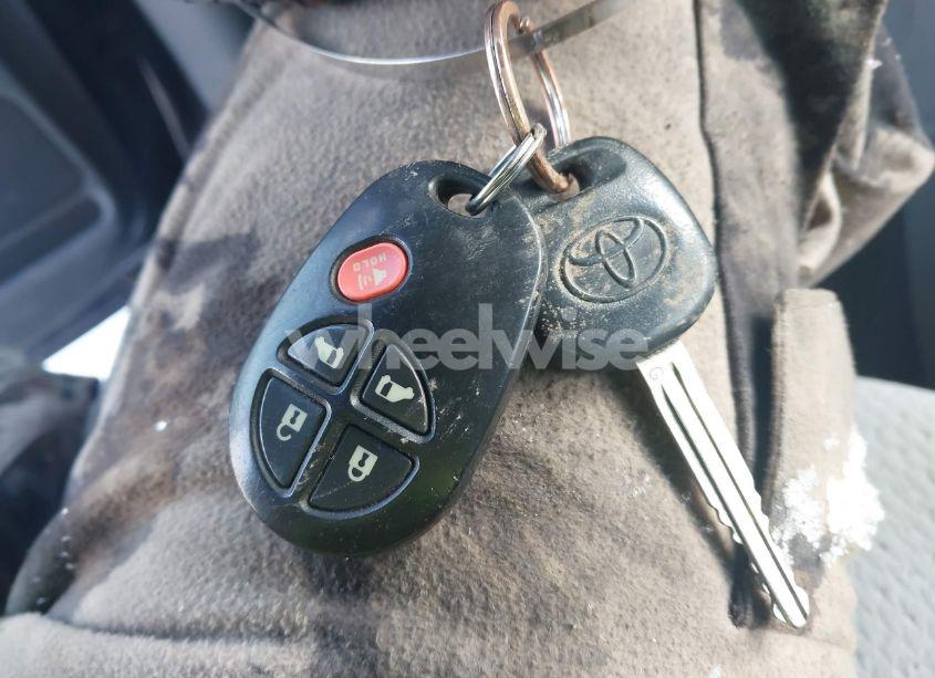 Photo 11 of 2011 Toyota Sienna LE V6 (VIN 5TDKK3DC3BS057303)