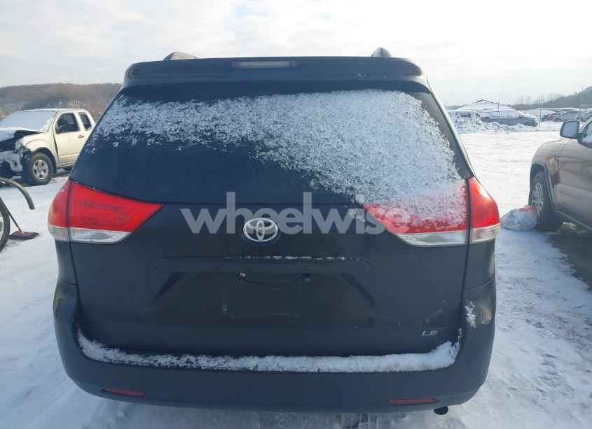 Photo 16 of 2011 Toyota Sienna LE V6 (VIN 5TDKK3DC3BS057303)