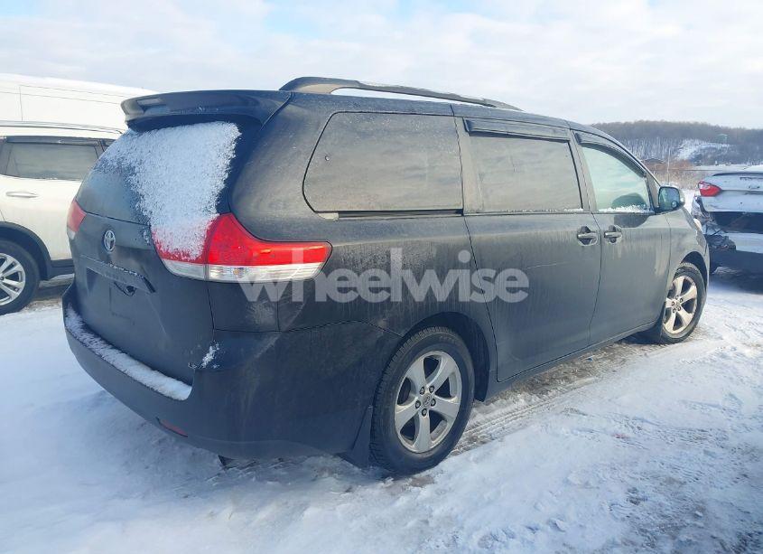 Photo 4 of 2011 Toyota Sienna LE V6 (VIN 5TDKK3DC3BS057303)