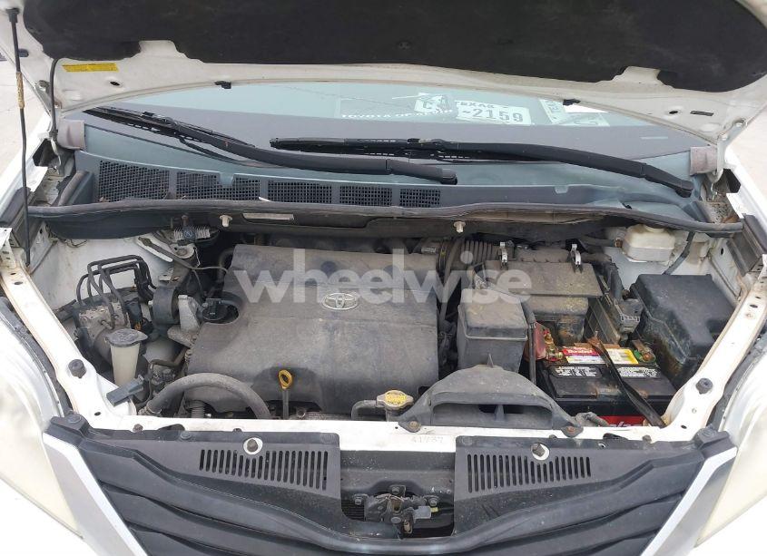 Photo 10 of 2011 Toyota Sienna LE V6 (VIN 5TDKK3DC3BS060783)