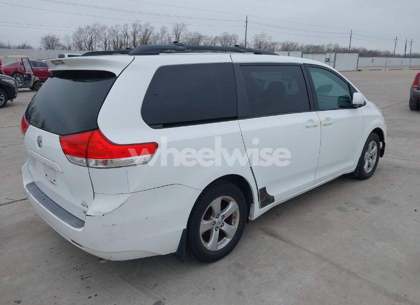 Photo 4 of 2011 Toyota Sienna LE V6 (VIN 5TDKK3DC3BS060783)
